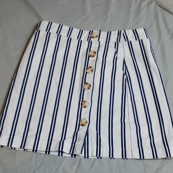 Forever 21 Dresses & Skirts - Forever 21 striped mini skirt size small